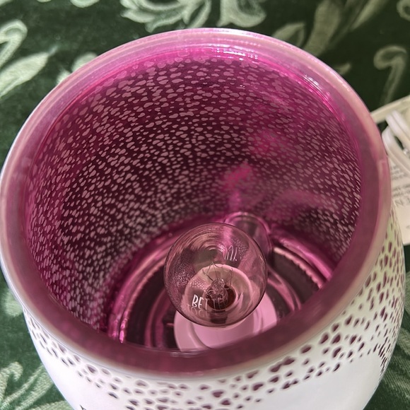 Scentsy BETTER TOGETHER large Warmer pink & white heart design beautiful - Picture 3 of 5